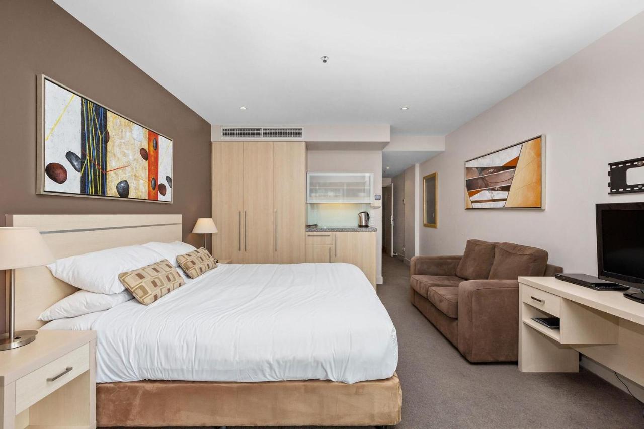 Belle Escapes - Glenelg Seaside Studio Apartment Bagian luar foto